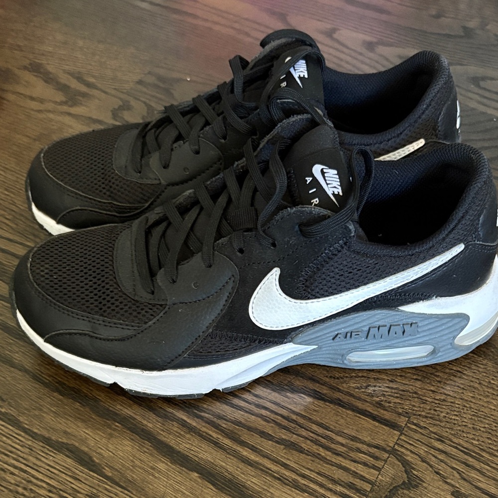 Nike Women’s Air Max Excee Black and White Sneakers